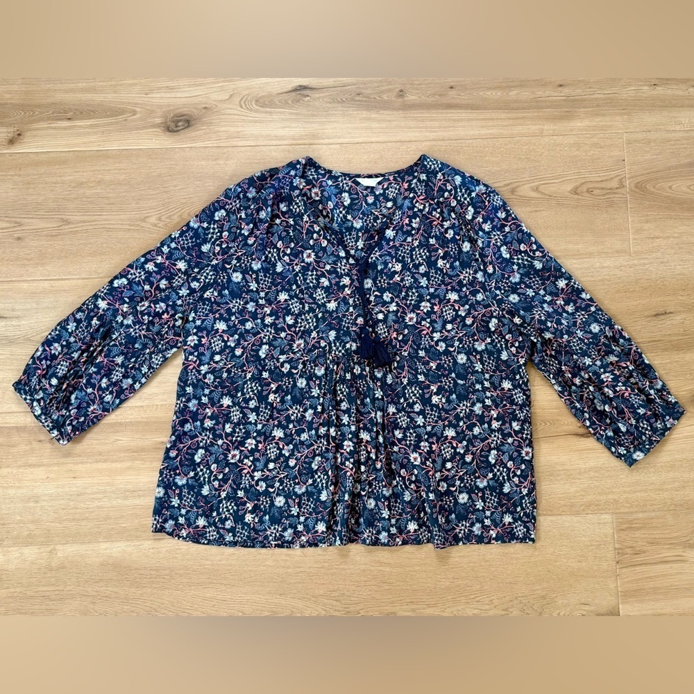 Caslon Floral V-Neck Tassel Top Size XXL